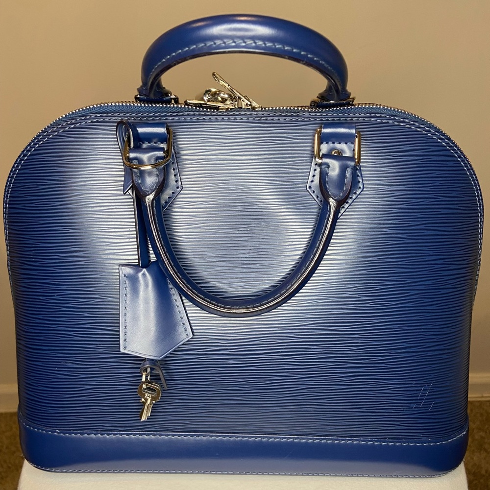 LV  Epi Alma PM Indigo Blue Handbag